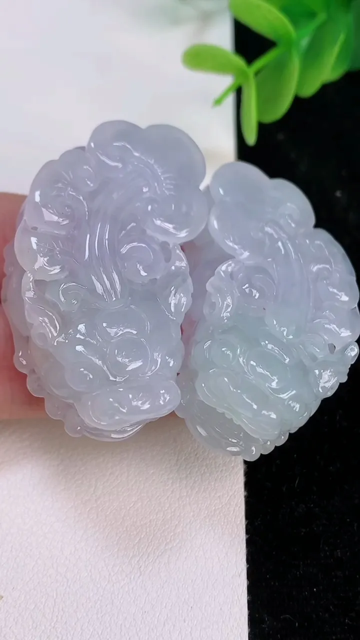 天然A货翡翠紫罗兰貔貅吊坠一对，尺寸45-24-12.8，重量:64.59g
7月7日