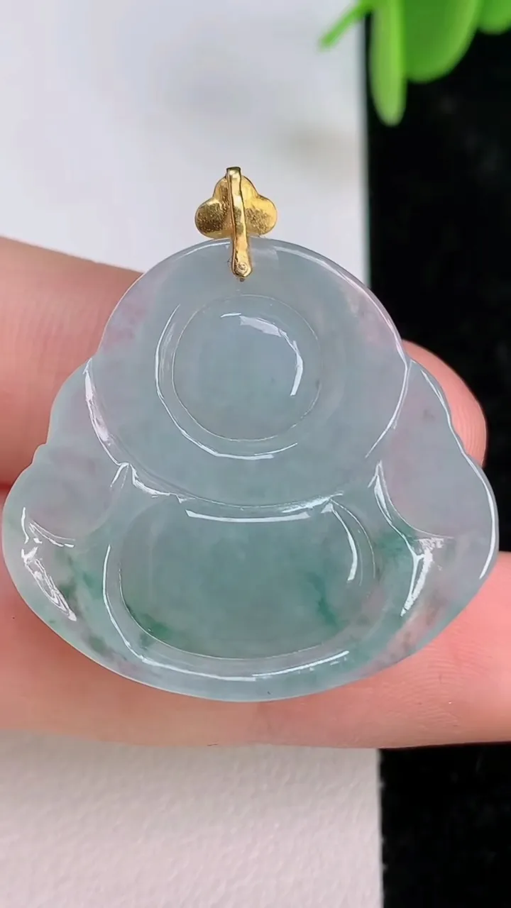 天然A货翡翠18k金飘花佛公吊坠，尺寸28-30-5.8，重量:7.22g
7月7日