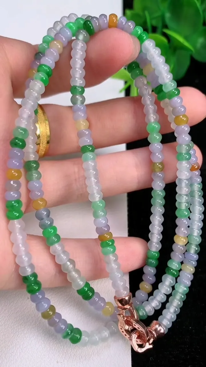 天然A货翡翠四彩算盘珠项链，尺寸4.3-2.6，重量:27.22g
7月7日