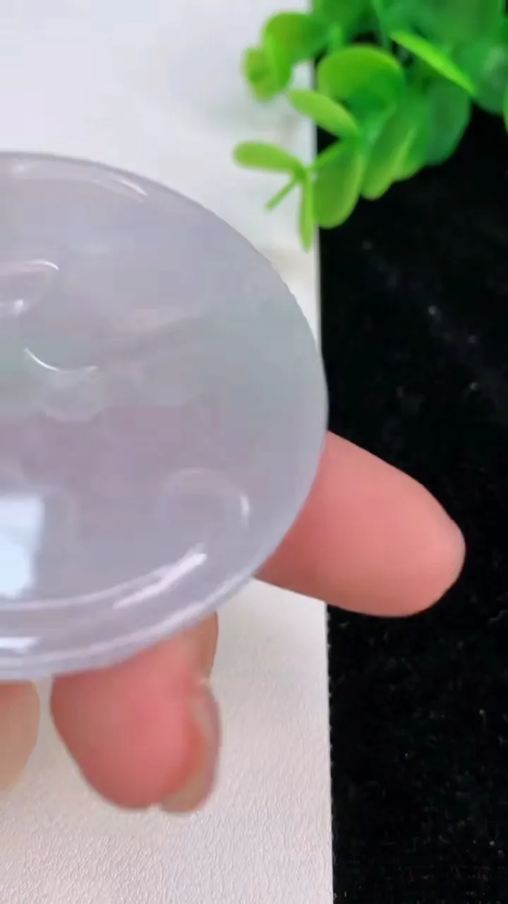 天然A货翡翠不动明王吊坠，尺寸54-4.6，重:27.20g
7月7日
