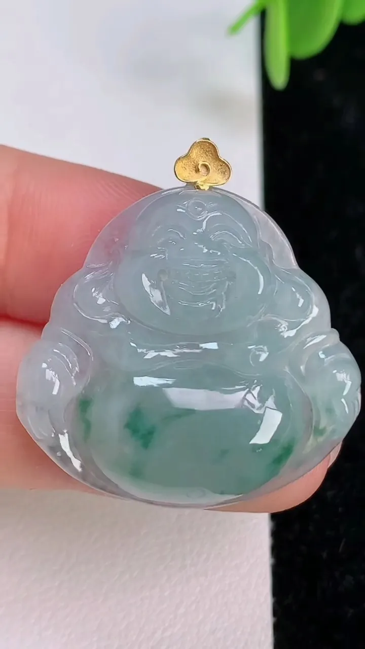 天然A货翡翠18k金飘花佛公吊坠，尺寸28-30-5.8，重量:7.22g
7月7日