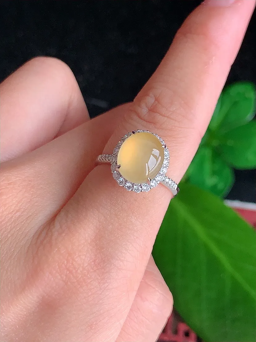 天然A货翡翠18K金伴钻镶嵌黄翡蛋面戒指 圈口17裸石尺寸10×8.3mm 重量3.48g 0704