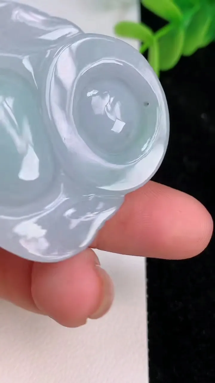 天然A货翡翠佛公吊坠，尺寸41.4-43-13，重量:35.47g
7月7日