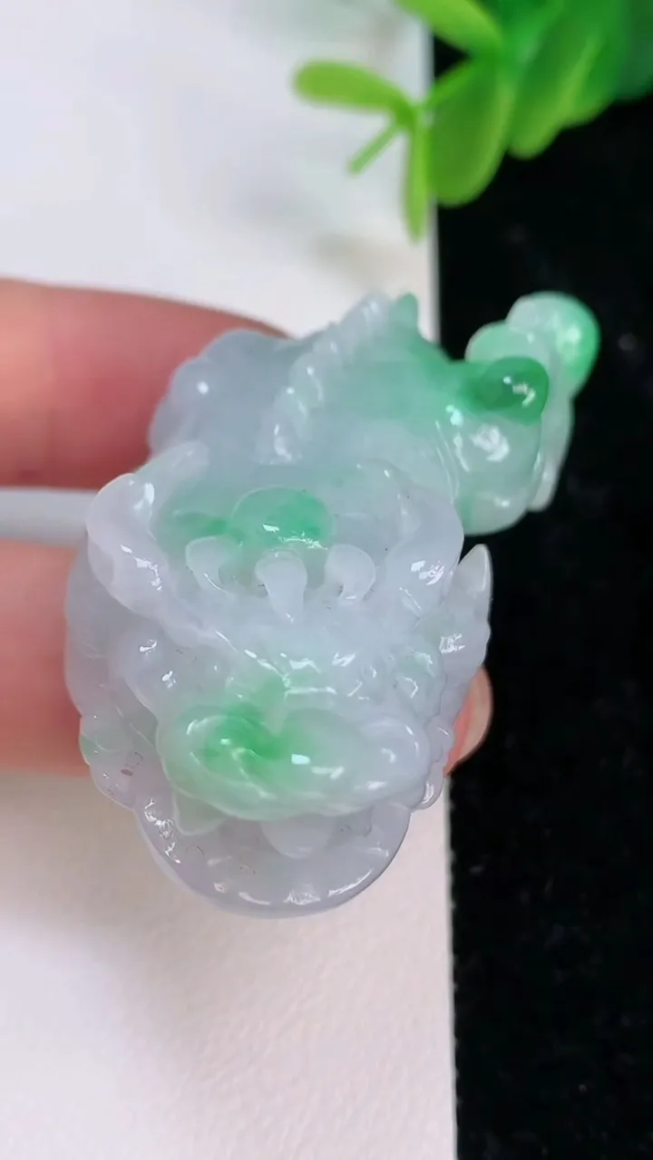 天然A货翡翠貔貅吊坠，尺寸55.3-25.3-14，重:43.50g
7月7日