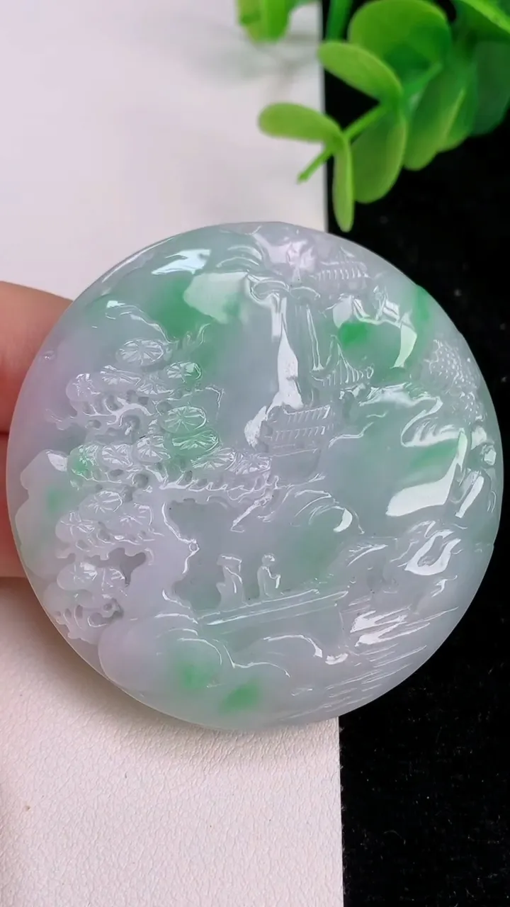 天然A货翡翠山水牌吊坠，尺寸55.5-6.3，重量:42.25g
7月7日