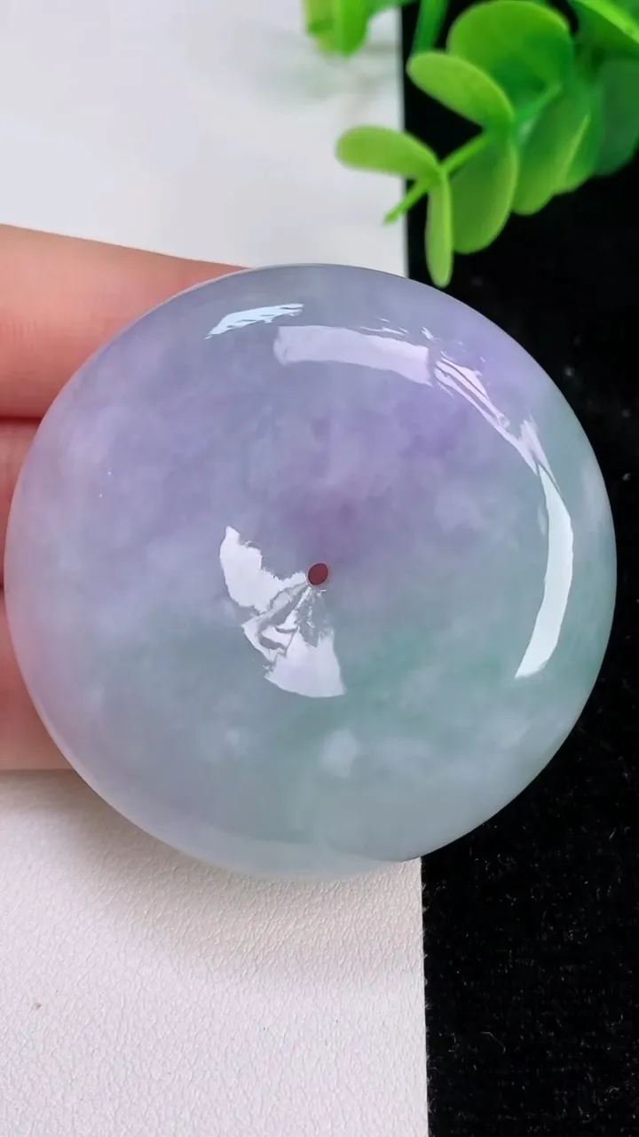 天然A货翡翠平安扣吊坠，尺寸51-13，重量:73.86g
7月7日