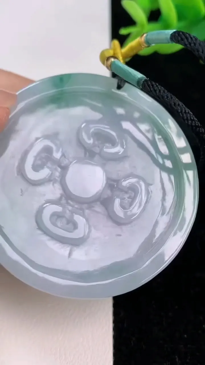 天然A货翡翠麒麟牌吊坠，尺寸 53.5-13，重: 71.65g
7月7日