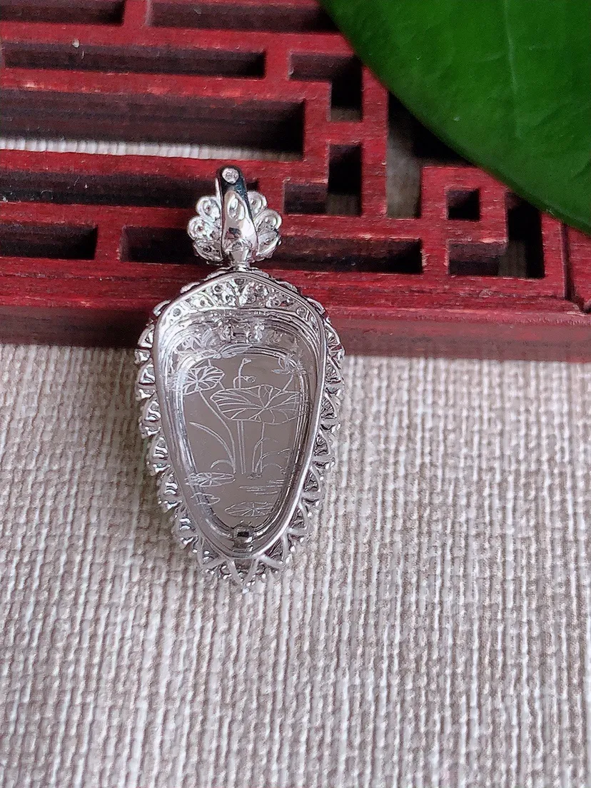 天然A货翡翠18K金伴飘花叶子金枝玉叶吊坠尺寸29.5×14×8.4裸石18.3×10.7m量3.4