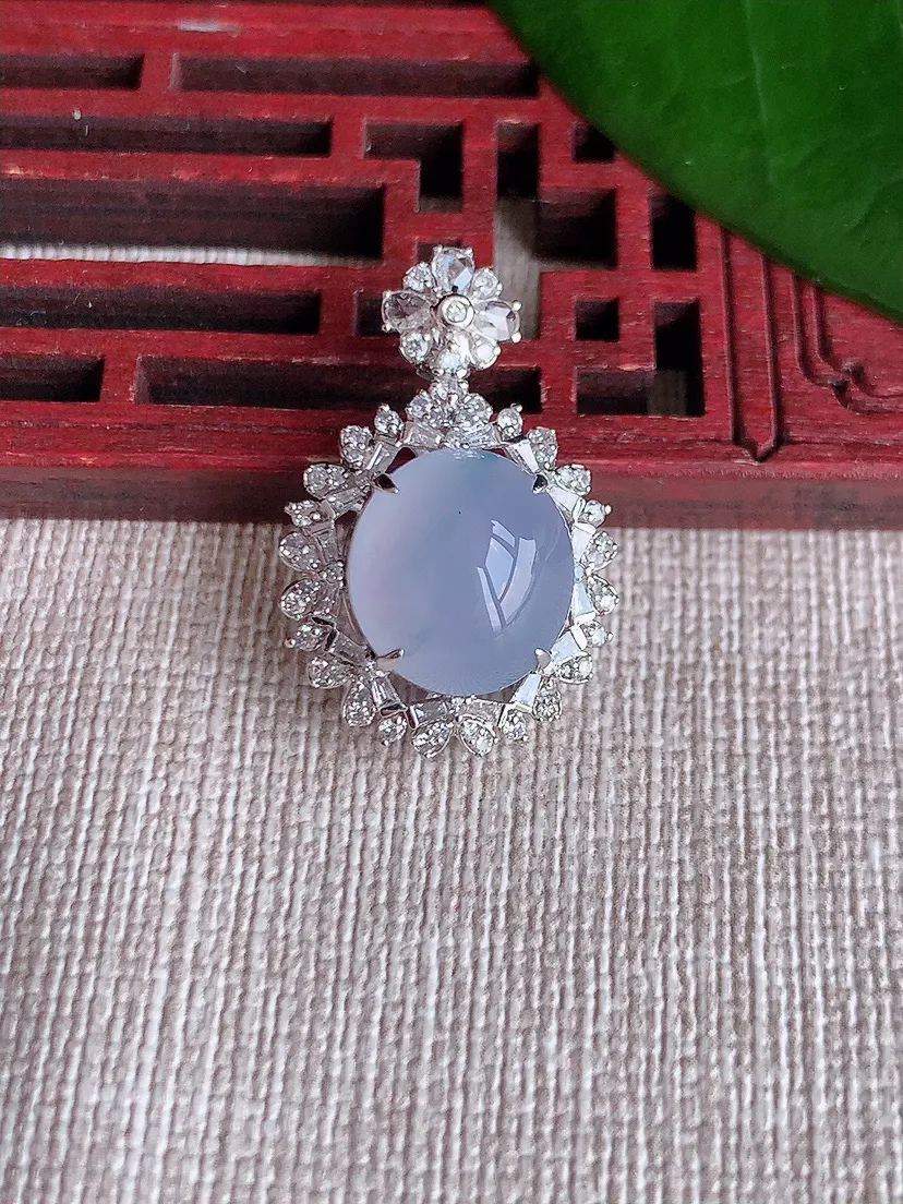 天然A货翡翠18K金伴紫罗兰飘花蛋面吊坠尺寸26×17.2×10.4裸石11.5×10.7m量3.97g 0704