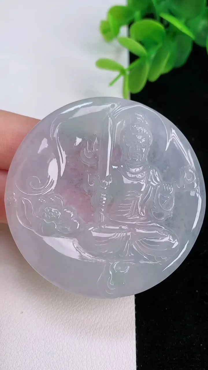 天然A货翡翠不动明王吊坠，尺寸54-4.6，重:27.20g
7月7日