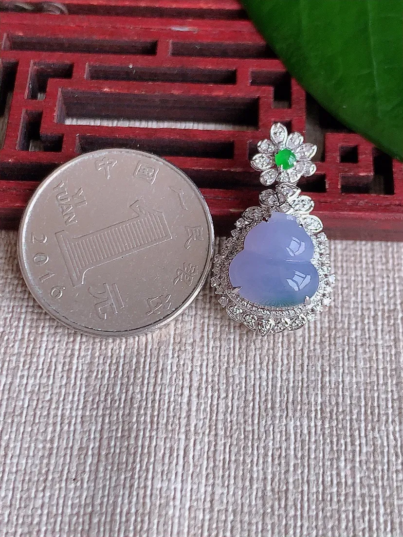 天然A货翡翠18K金伴紫罗兰飘花葫芦吊坠尺寸26.2×14.8×11.6裸石10.8×10.5m量4.00g 0704