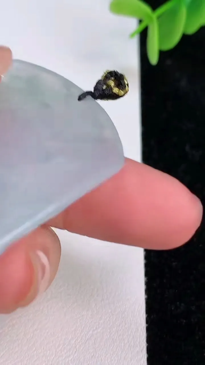 天然A货翡翠普贤菩萨吊坠，尺寸49.5-37.2-5，重量:19.59g
7月7日