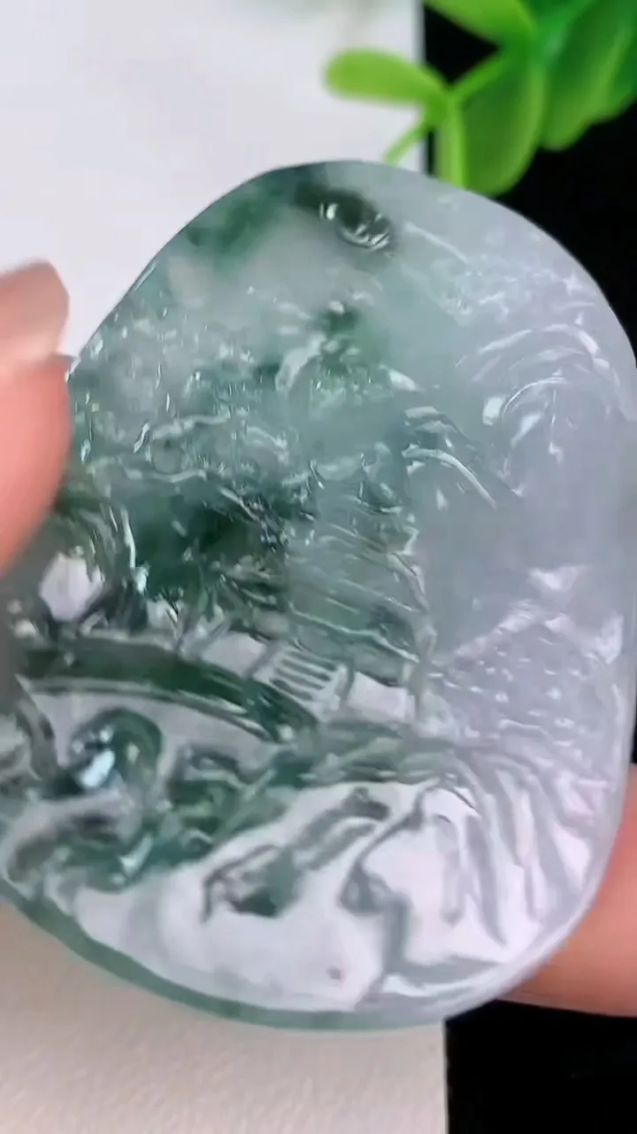 天然A货翡翠牌吊坠，尺寸51.3-38-5，重量:22.56g
7月7日