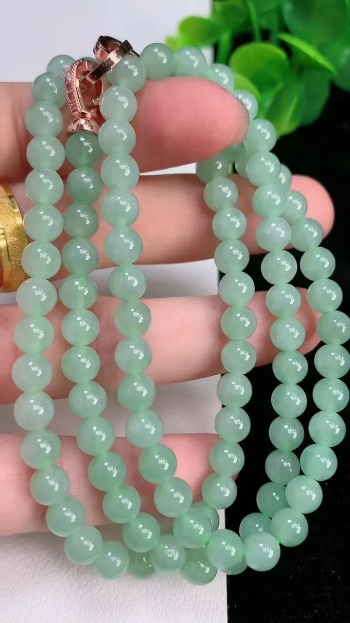 天然A货翡翠圆珠项链，尺寸6-100颗，重量:38.33g7月7日
工厂直销收藏佳品,种好水足，色泽