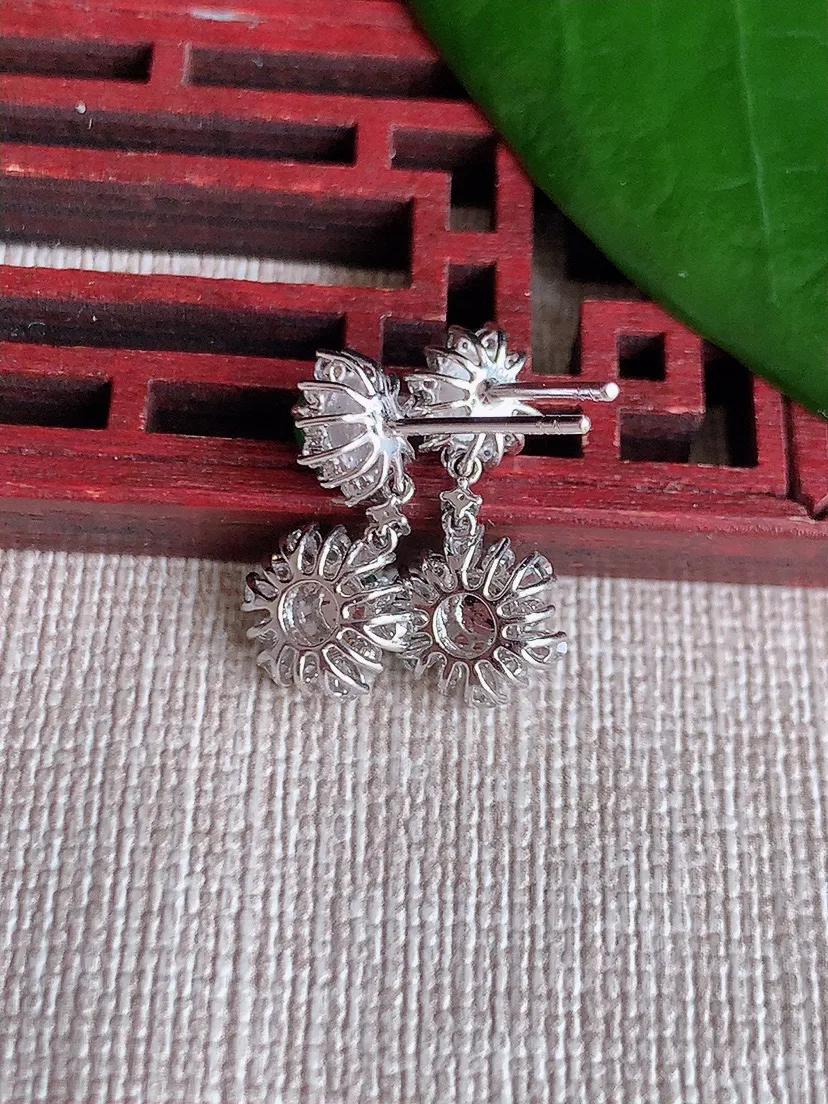 天然A货翡翠18K金伴钻镶嵌阳绿蛋面耳坠 尺寸4.2×5mm 重量2.70g 0704