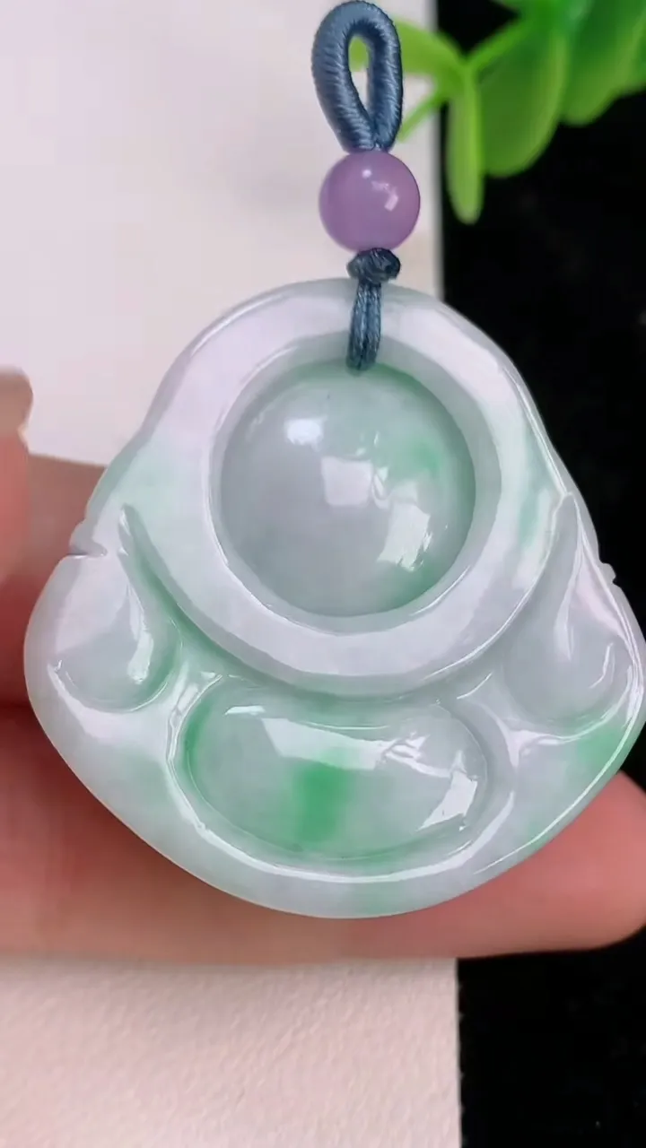 天然A货翡翠佛公吊坠，尺寸38.8-38-13.6，重量:31.56g
7月7日