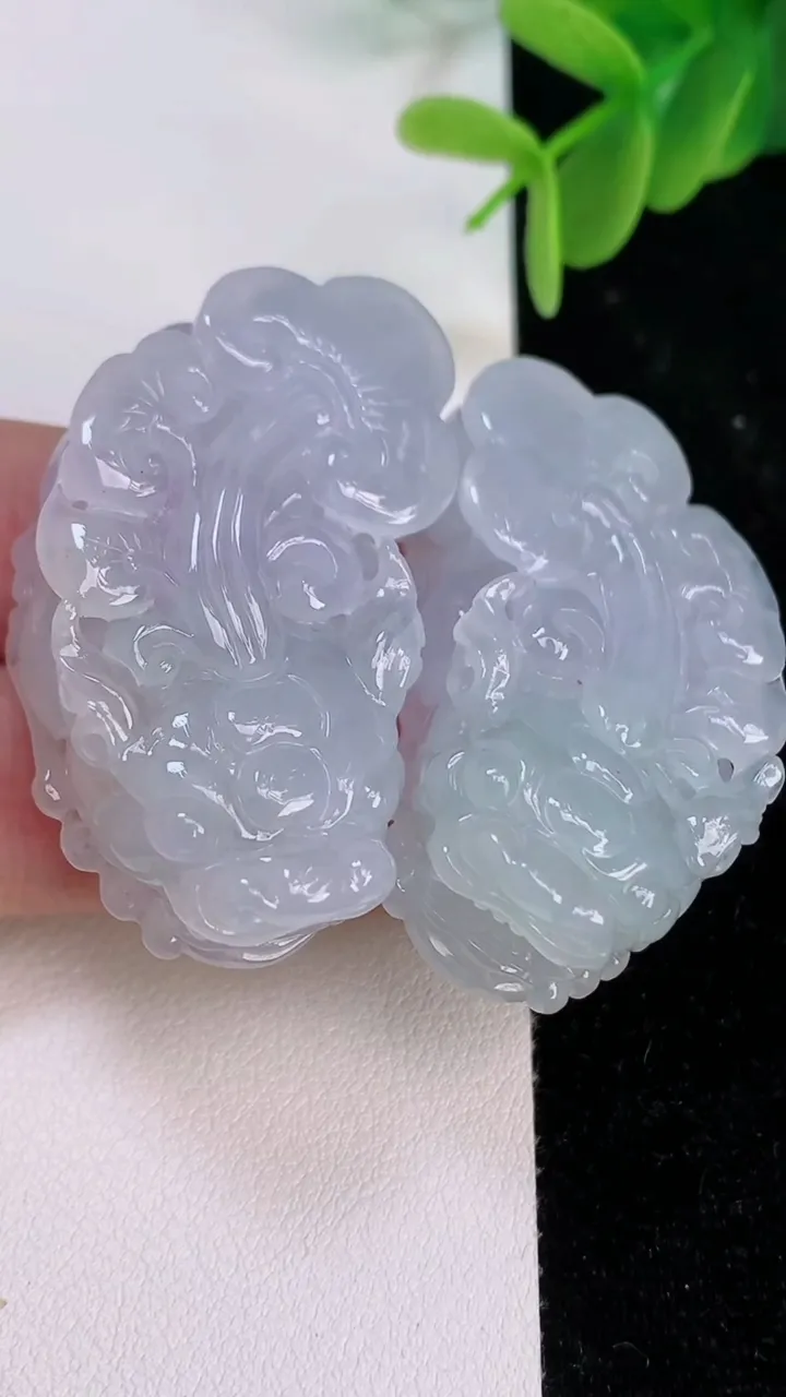 天然A货翡翠紫罗兰貔貅吊坠一对，尺寸45-24-12.8，重量:64.59g
7月7日