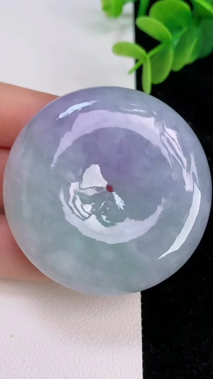 天然A货翡翠平安扣吊坠，尺寸51-13，重量:73.86g
7月7日