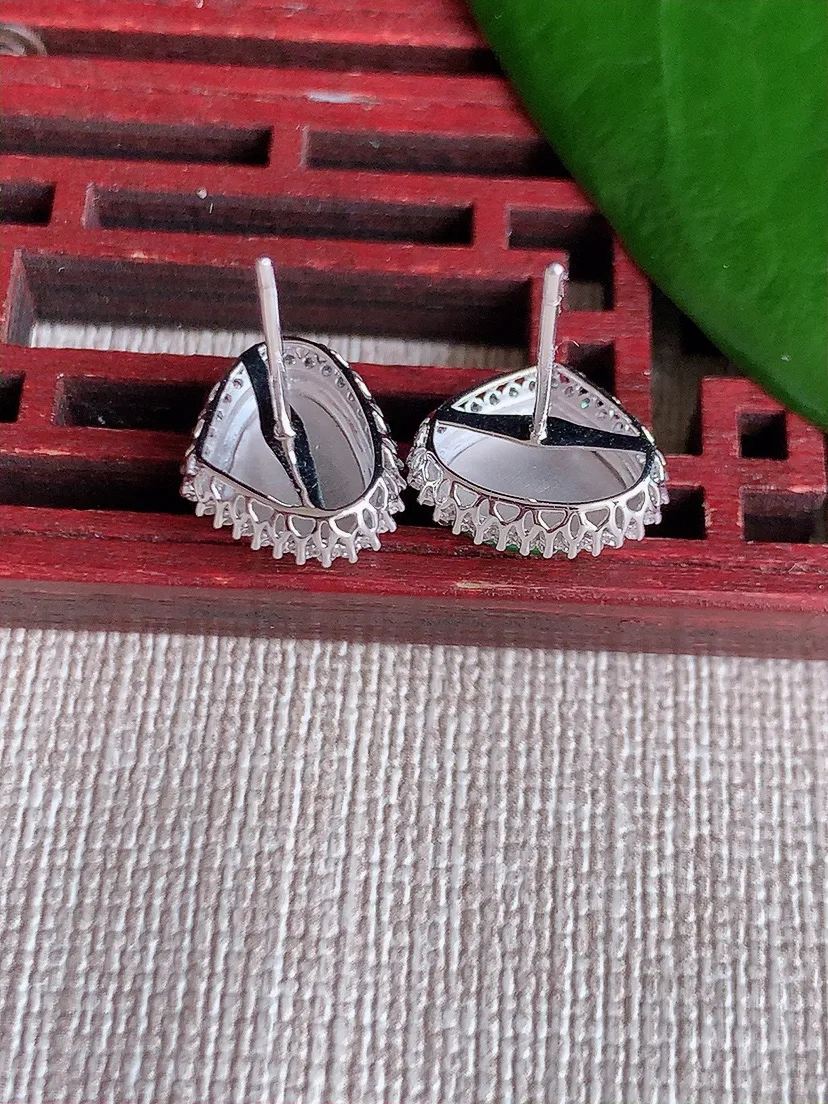 天然A货翡翠18K金伴钻镶嵌阳绿水滴耳钉 尺寸7.3×9.6mm 重量2.40g 0704