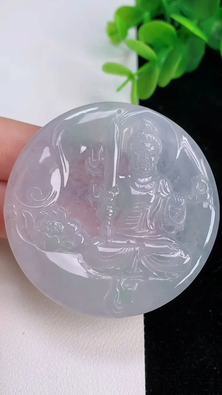 天然A货翡翠不动明王吊坠，尺寸54-4.6，重:27.20g
7月7日