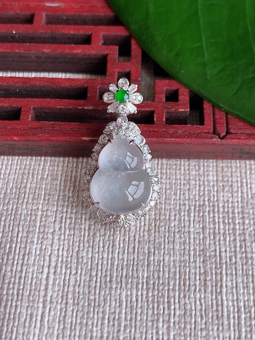 天然A货翡翠18K金伴白月光葫芦吊坠尺寸25×12.5×9.2裸石12×9.4m量2.60g 0704