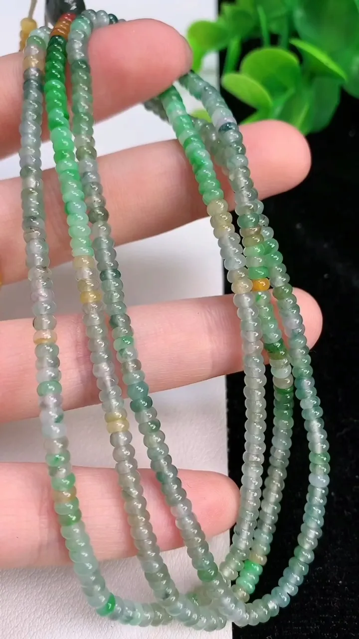 天然A货翡翠双彩算盘珠项链，尺寸3.4-2，重量:20.16g
7月7日