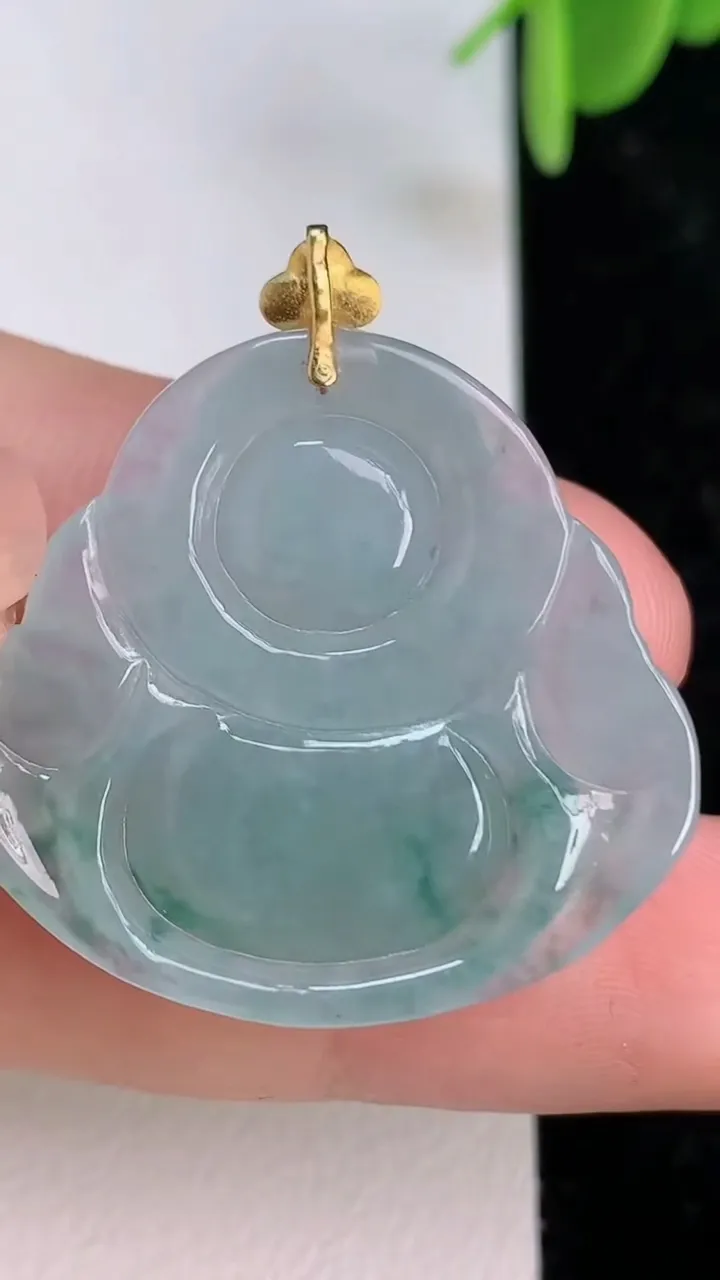 天然A货翡翠18k金飘花佛公吊坠，尺寸28-30-5.8，重量:7.22g
7月7日