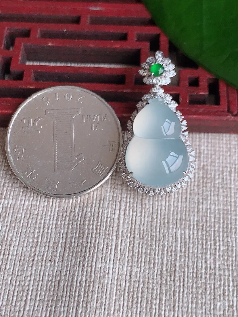 天然A货翡翠18K金伴白月光葫芦吊坠尺寸30.3×15.4×15.8裸石17.5×12.4m量4.75g 0704