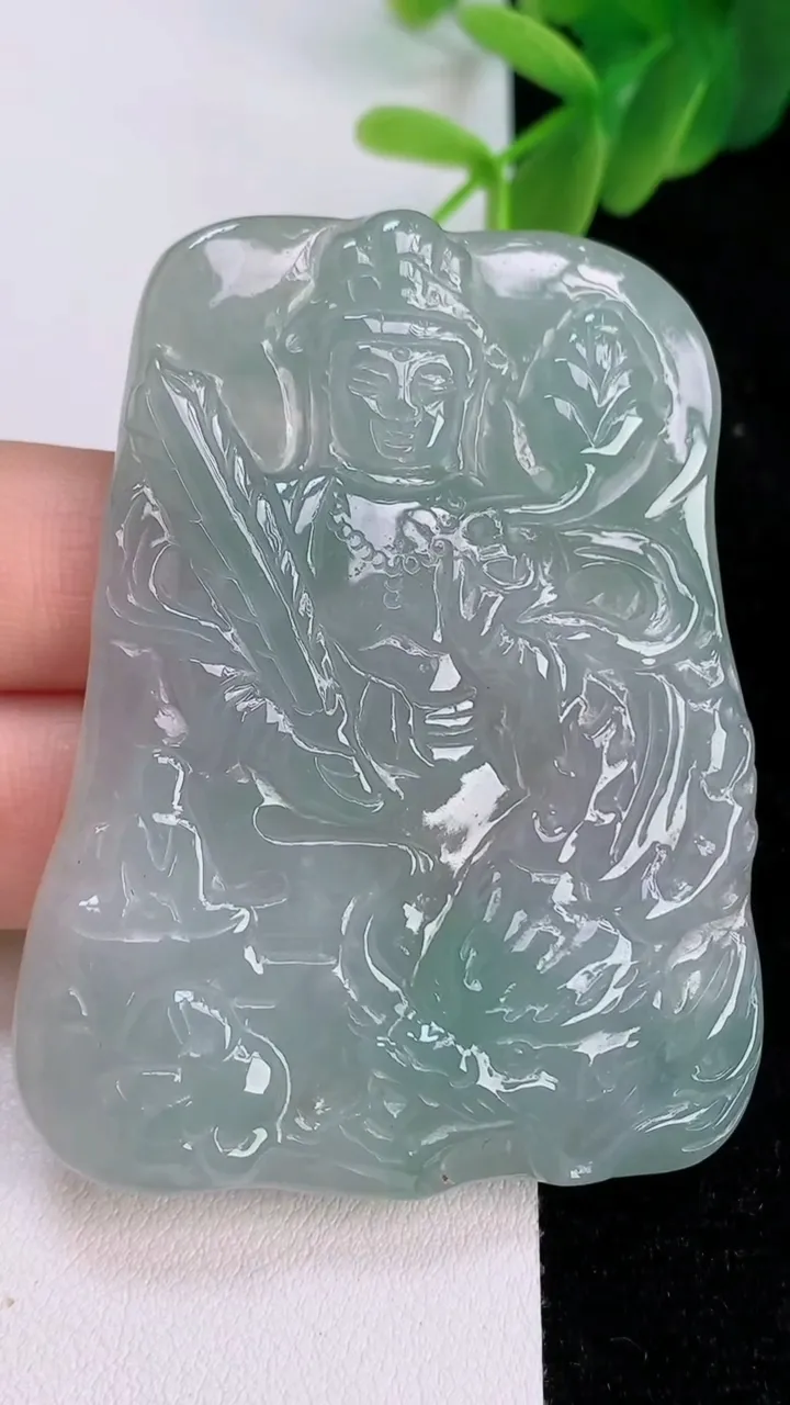 天然A货翡翠祥龙虚空藏观音菩萨吊坠，尺寸61.8-47.6-5.5，重:30.84g
7月7日