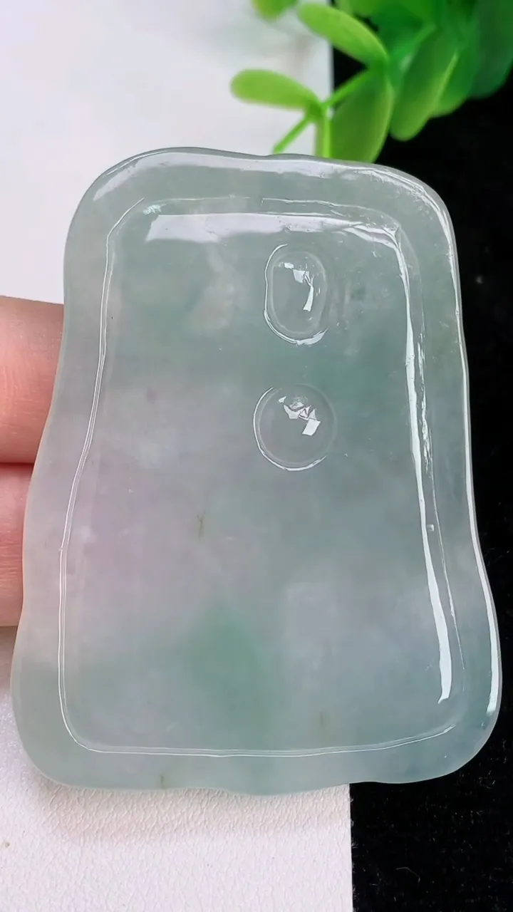 天然A货翡翠祥龙虚空藏观音菩萨吊坠，尺寸61.8-47.6-5.5，重:30.84g
7月7日