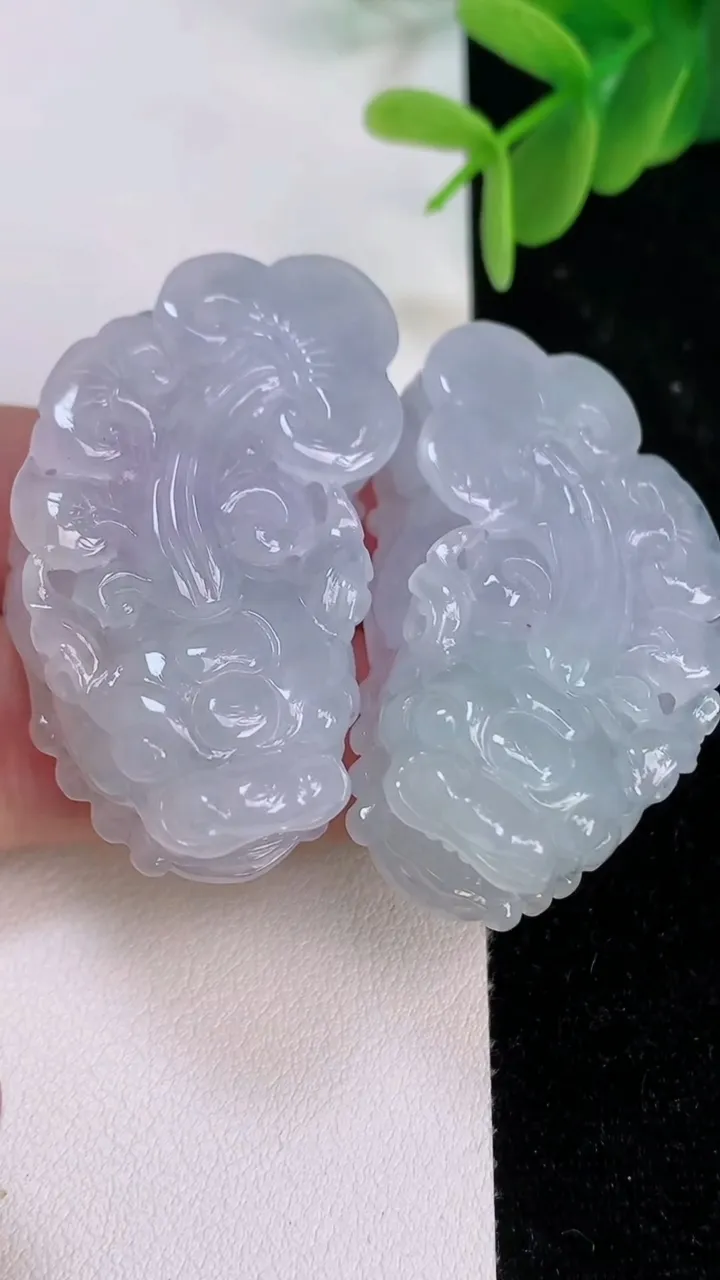 天然A货翡翠紫罗兰貔貅吊坠一对，尺寸45-24-12.8，重量:64.59g
7月7日