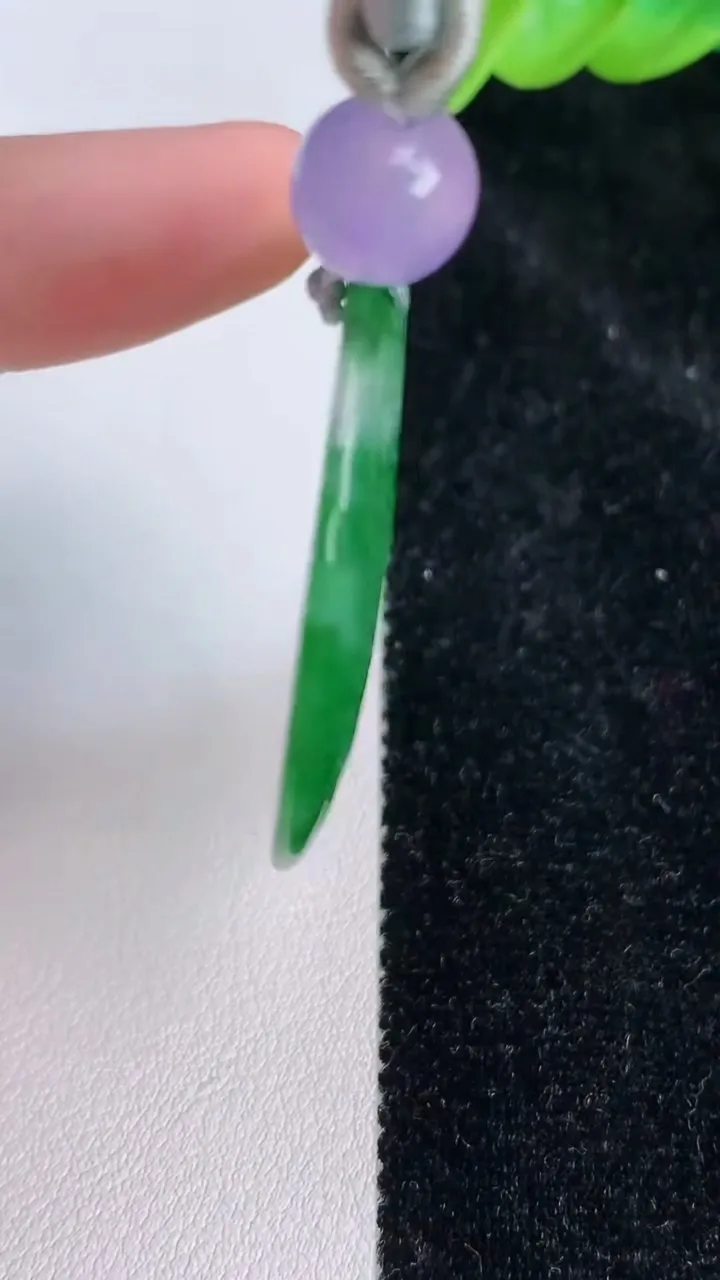 天然A货翡翠时来运转吊坠，尺寸40-39.2-3.9，重:10.12g
7月8日