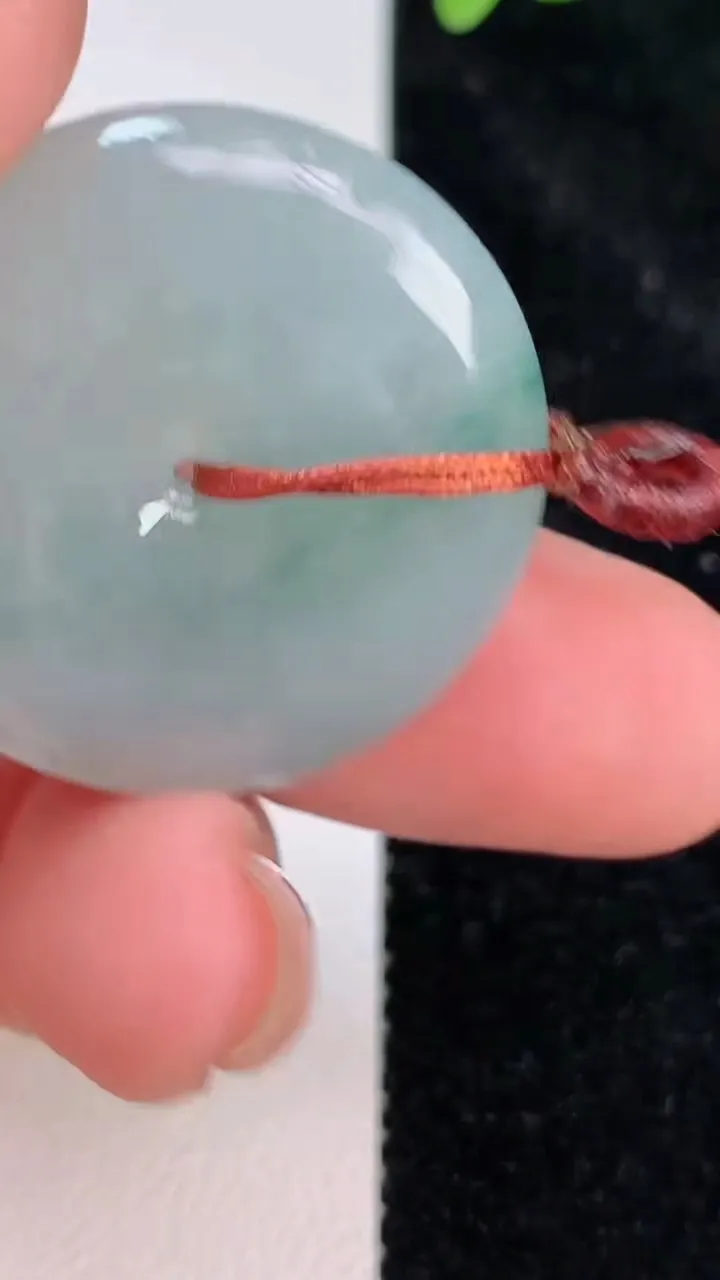 天然A货翡翠飘花平安扣吊坠，尺寸30.5-6，重量:11.61g
7月8日
