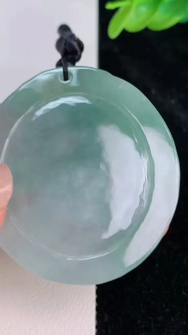 天然A货翡翠山羊吊坠，尺寸48.3-43-6，重量:21.00g
7月8日