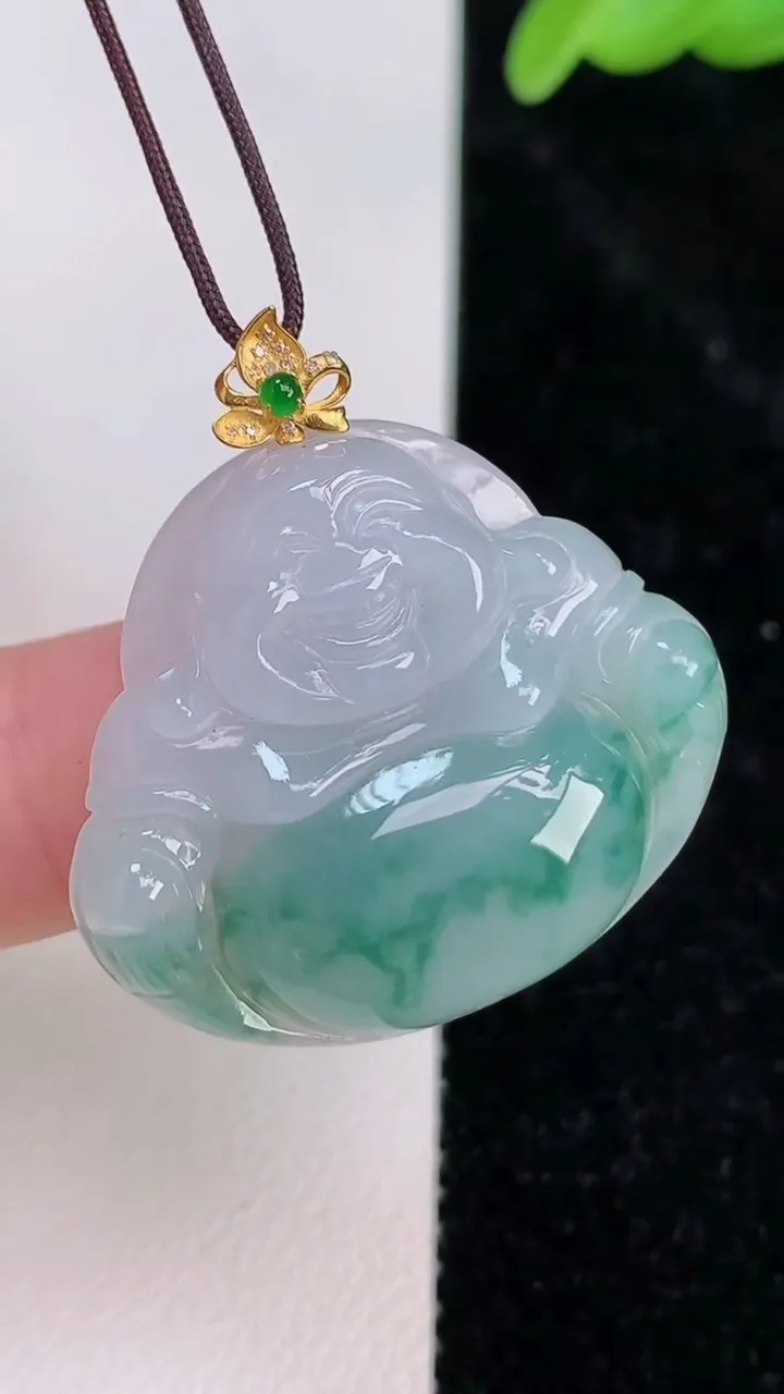 天然A货翡翠18k金飘花佛公吊坠，尺寸26.5-30.4-5.8，重量:7.14g
7月8日