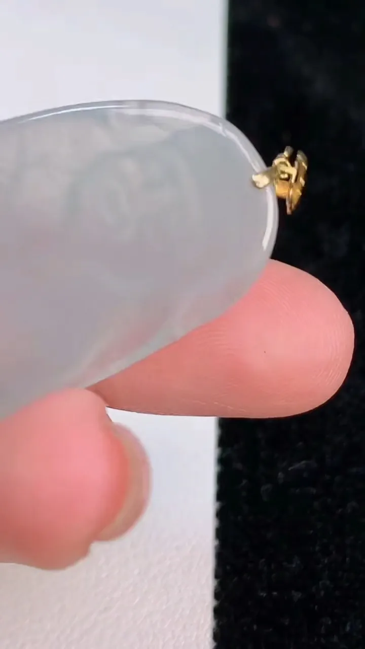 天然A货翡翠种财神爷吊坠，尺寸36.3-21.2-4，重量:7.08g
7月8日