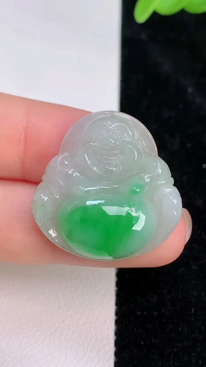 天然A货翡翠佛公吊坠，尺寸26.2-26-6.3，重量:6.44g
7月8日