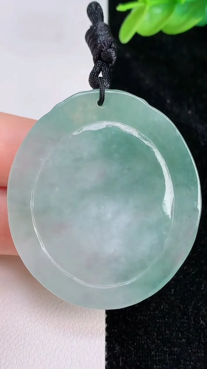 天然A货翡翠山羊吊坠，尺寸48.3-43-6，重量:21.00g
7月8日