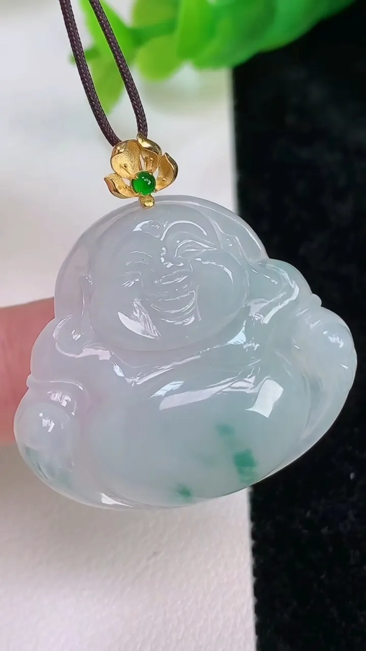 天然A货翡翠18k金飘花佛公吊坠，尺寸29.5-32.7-5.8，重量:8.28g
7月9日