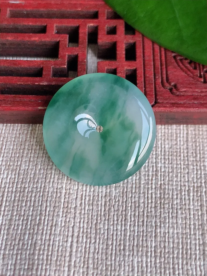 天然A货翡翠飘花平安扣吊坠尺寸23.4×4.8m量5.56g 0709