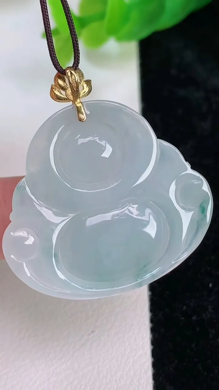 天然A货翡翠18k金飘花佛公吊坠，尺寸29.5-32.7-5.8，重量:8.28g
7月9日