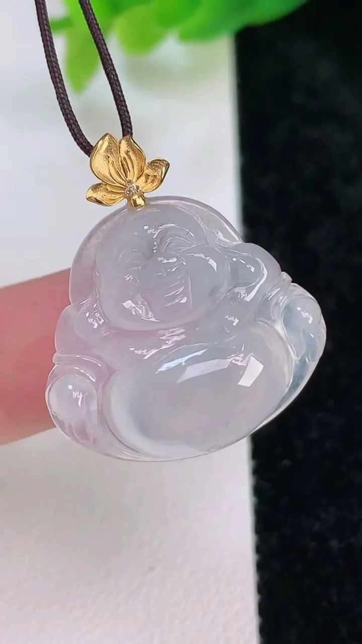 天然A货翡翠种白冰佛公吊坠，尺寸21.2-23.5-5.5，重量:4.08g
7月9日