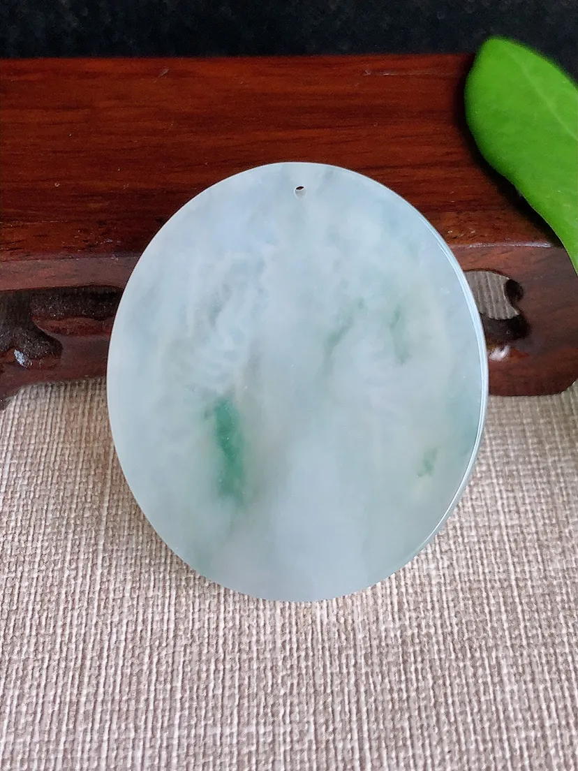 天然A货翡翠飘花千手观音吊坠尺寸46×40.3×5m量20.52g 0709