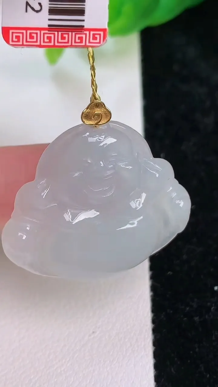 天然A货翡翠18k金飘花佛公吊坠，尺寸29.4-31.8-5，重量:6.68g
7月9日