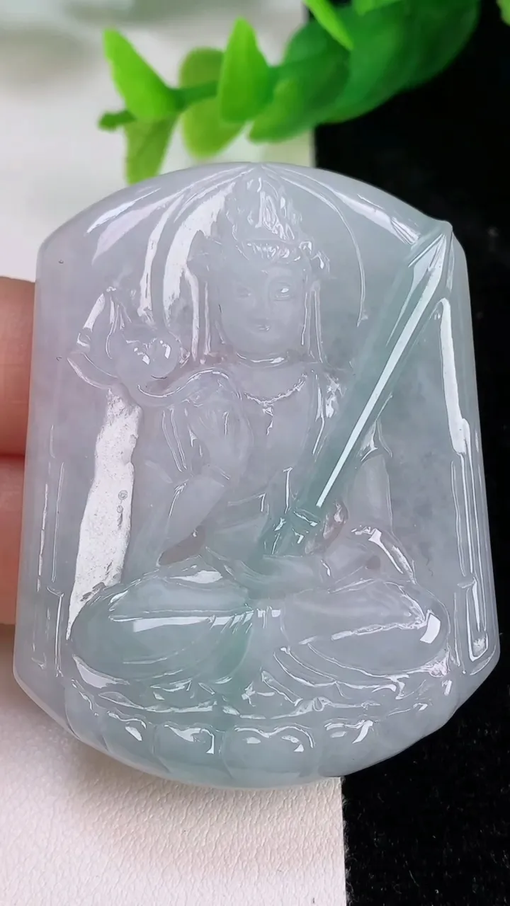 天然A货翡翠虚空藏观音菩萨吊坠，尺寸54-41.6-5.5，重量:29.94g
7月9日