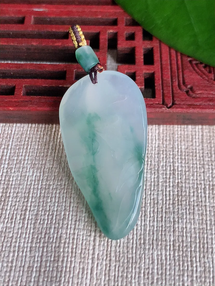 天然A货翡翠飘花大势至菩萨吊坠尺寸35.6×19×6.3m量8.69g 0709