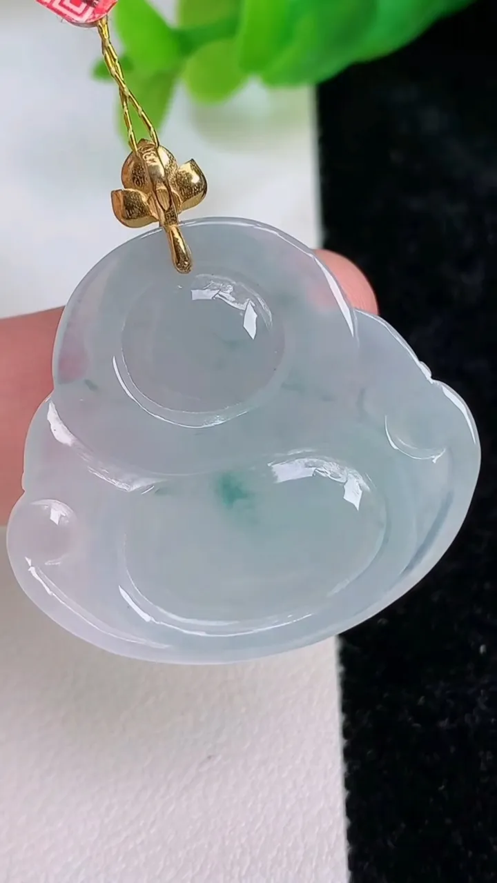 天然A货翡翠18k金飘花佛公吊坠，尺寸28.8-31.8-5.6，重量:8.35g
7月9日