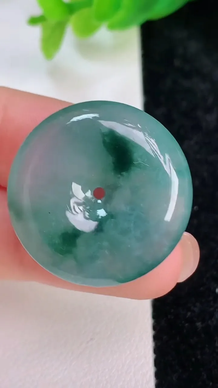 天然A货翡翠飘花平安扣吊坠，尺寸26-5.7，重量:7.94g
7月9日