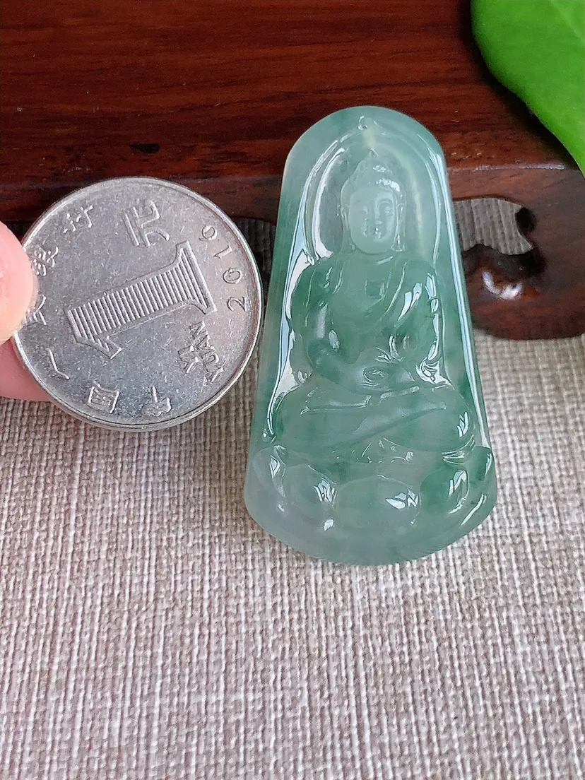 天然A货翡翠飘花大日如来吊坠尺寸44.4×24.3×5.3m量11.23g 0709