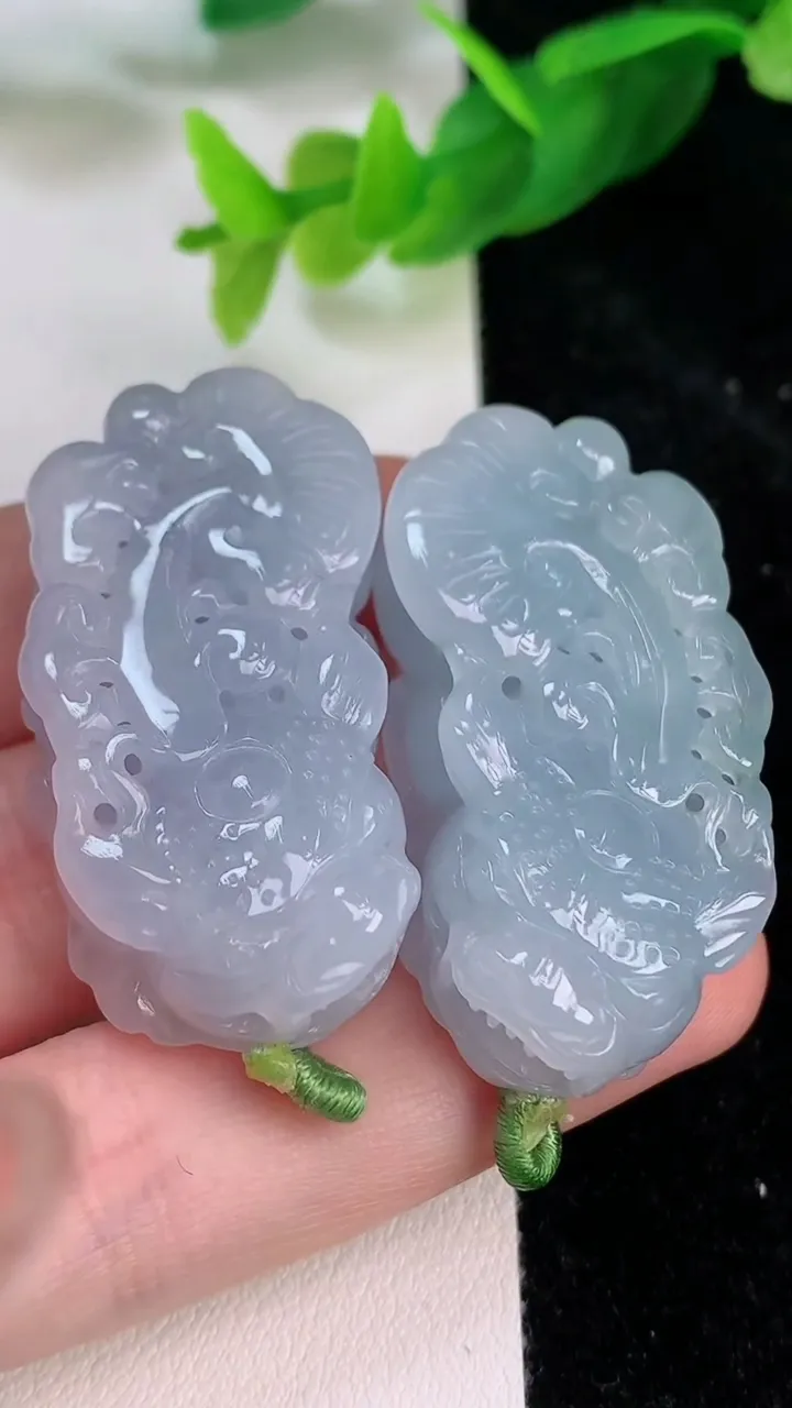 天然A货翡翠紫罗兰貔貅吊坠一对，尺寸39.2-21-11.7，重量:45.72g
7月9日